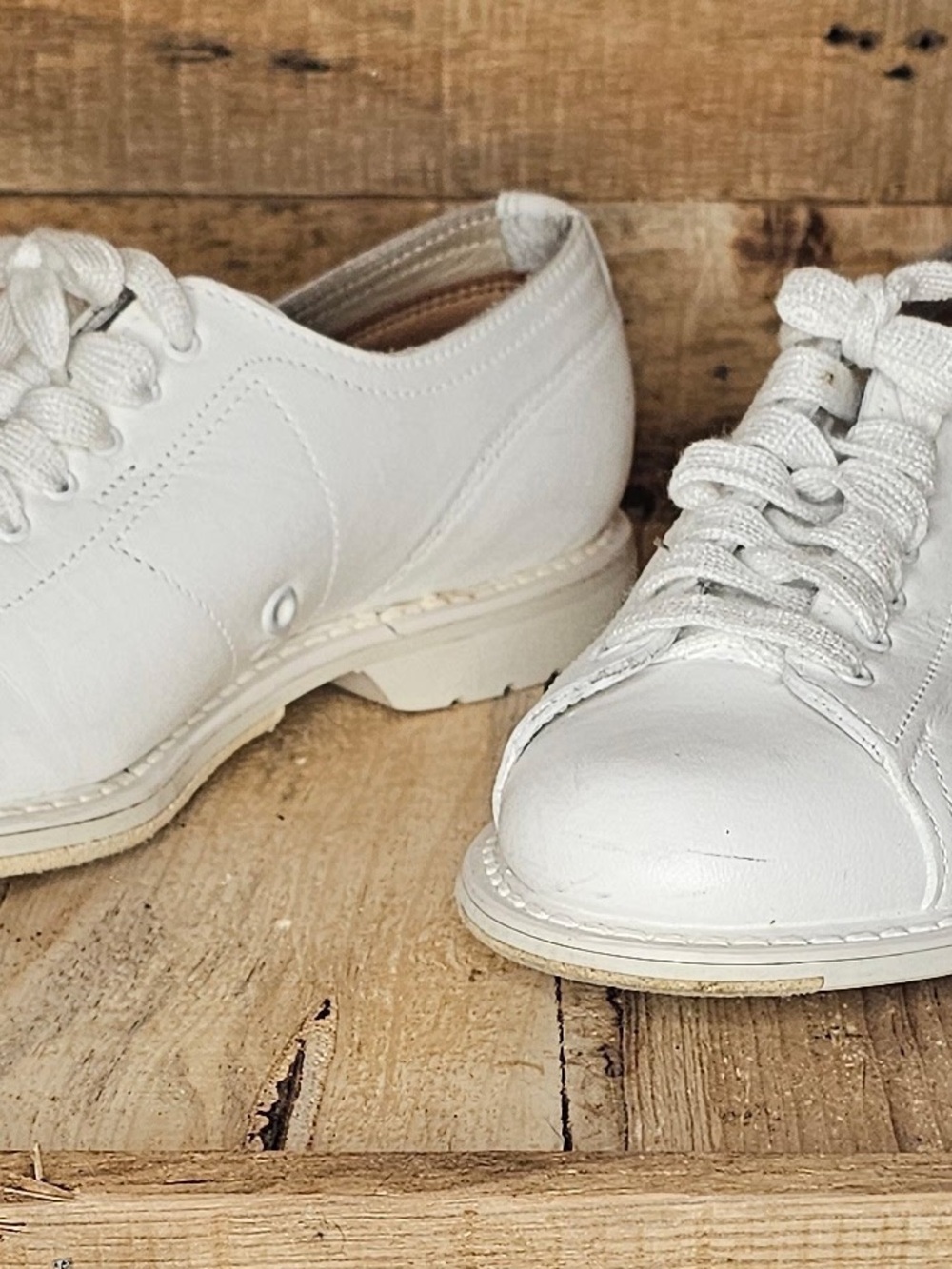 Linds Bowling Shoes - 4.5 B